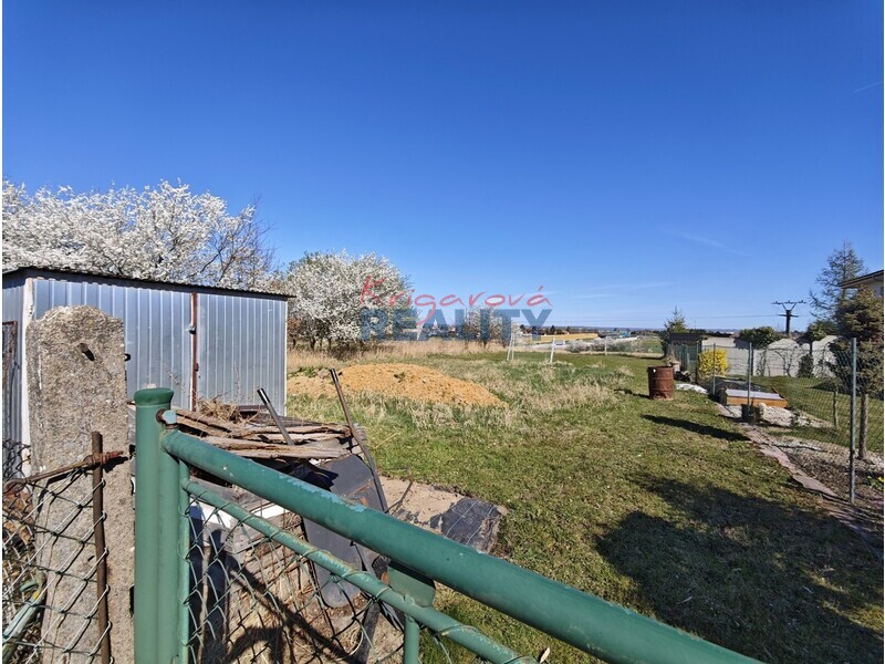 pozemek za zahradou