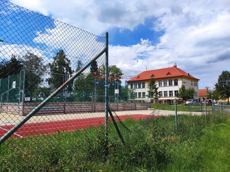 škola hřiště